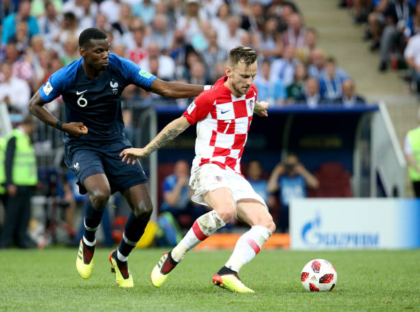 他在工作中 他在工作中