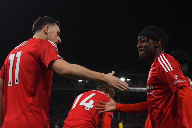 员都一片哗 员都一片哗