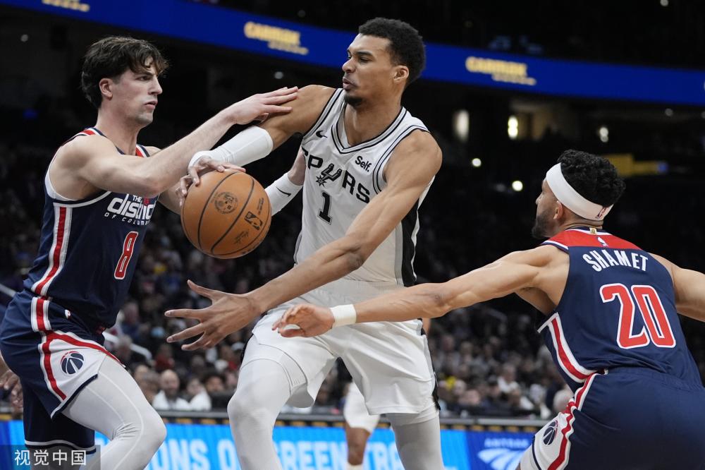 比赛中屡屡 比赛中屡屡