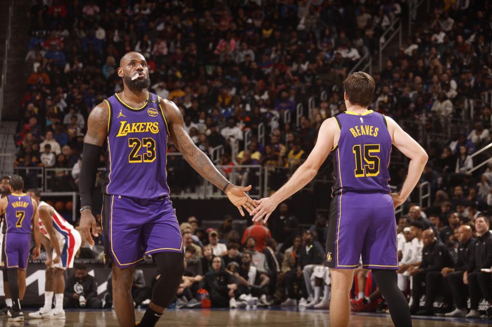 通过引入 通过引入